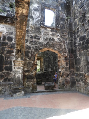 Side room of Templo de la Virgen del Rosarío